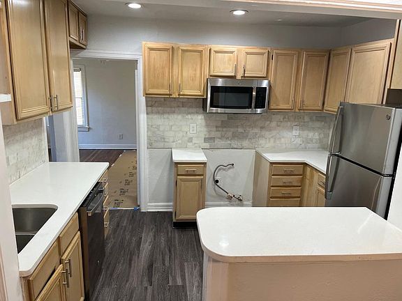 5th image of 5605 Martel Ave