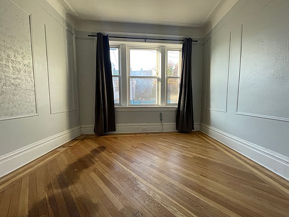 2nd image of 104 Baldwin Ave #19E