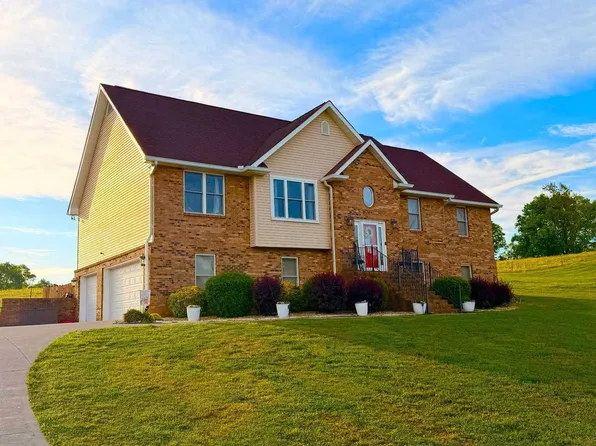 1463 River Run Cir, Sevierville, TN 37876