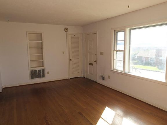 3rd image of 3645 Greenland Ave NW