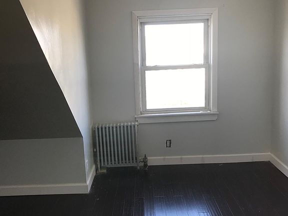 3rd image of 12 Washington Pl