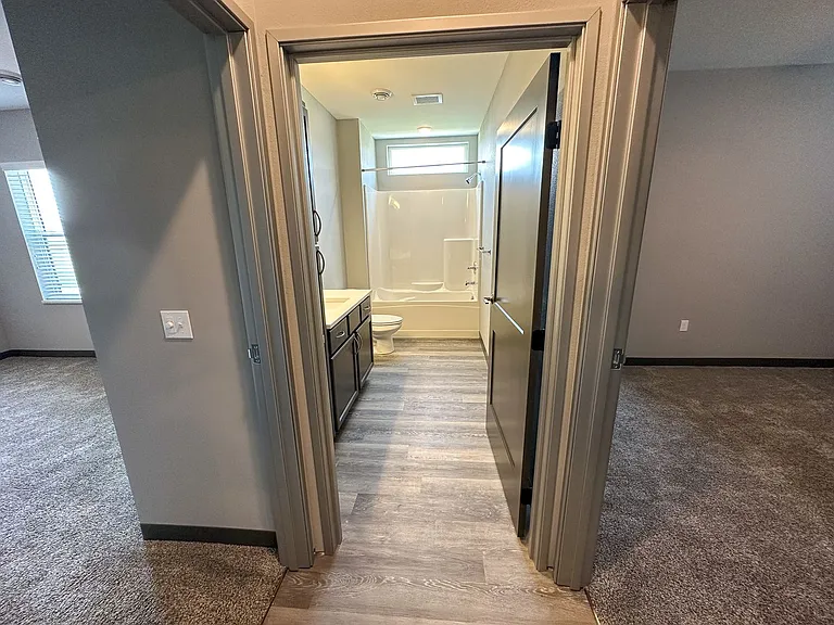 3405 Aurora — Photo 13