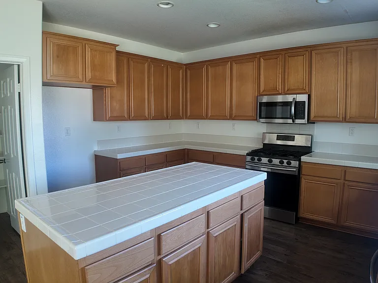1328 Landmark Ln — Photo 9