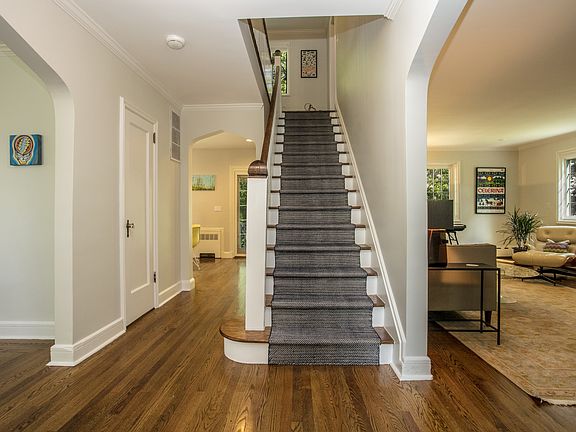 Foyer.jpg