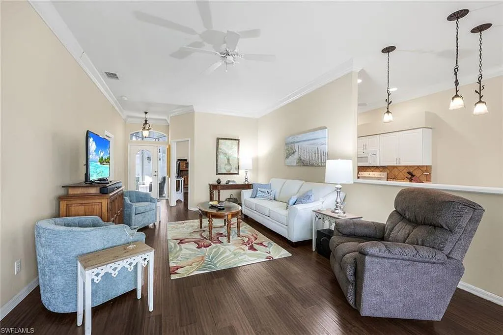 2 bed, 2.0 bath, 1571 sqft, $2,900 — Photo 4