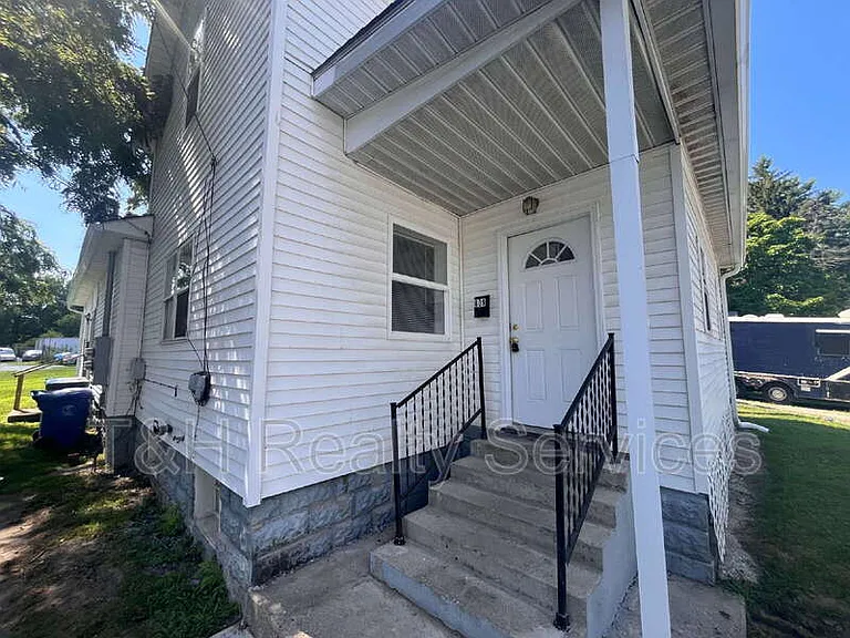 609 S Crystal St — Photo 3