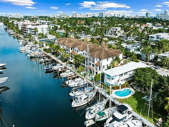 2nd image of 87 Isle Of Venice Dr #1