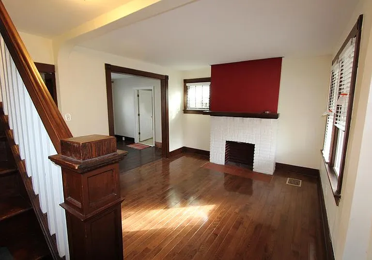 2038 Stonelea St — Photo 2