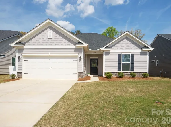 8220 McCormick St, Terrell, NC 28682