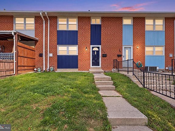 2nd image of 863 E Kings Ct