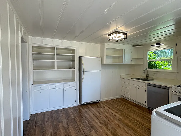 2201 W Park Ave — Photo 14