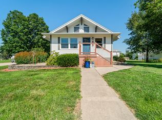 307 3rd Ave NE, State Center, IA 50247