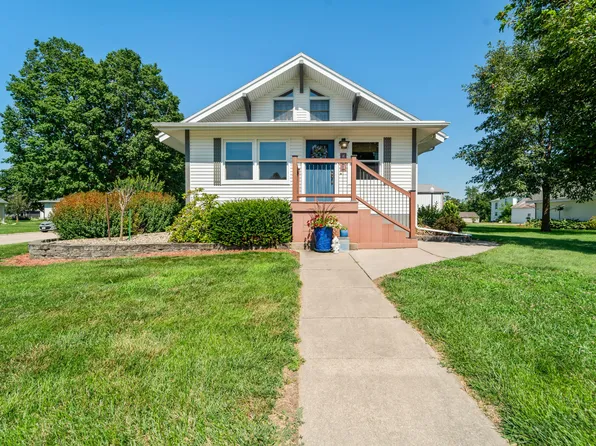 307 3rd Ave NE, State Center, IA 50247