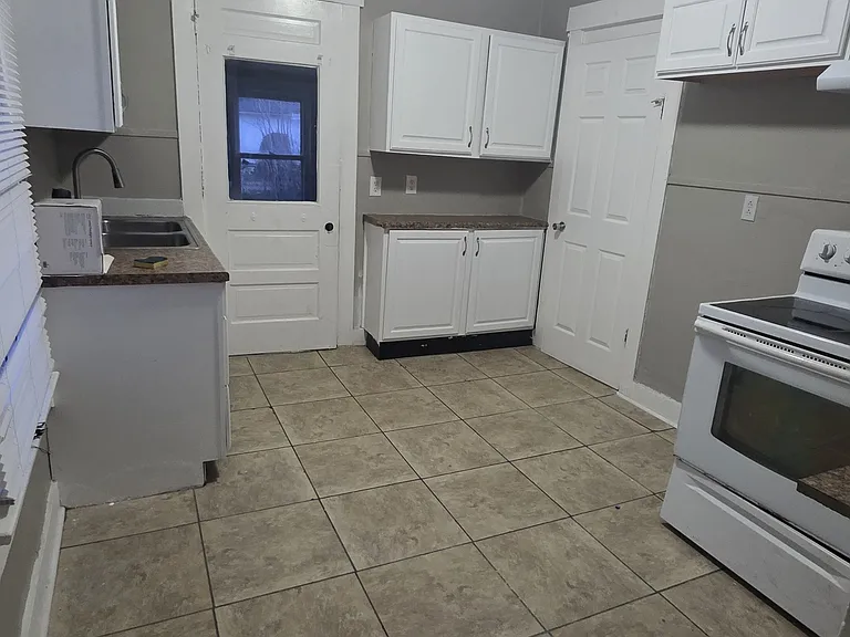 122 Heaton Ave — Photo 19