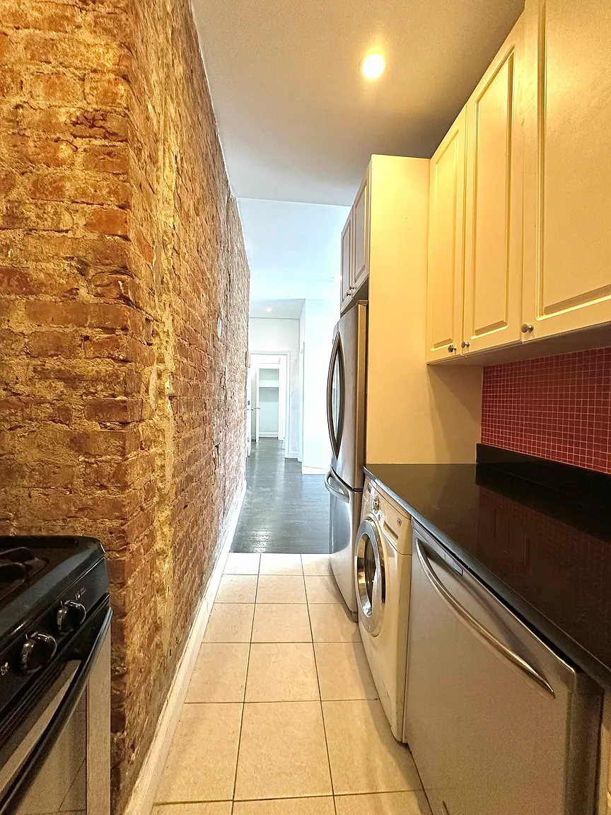 221 Broadway #51 photo 1