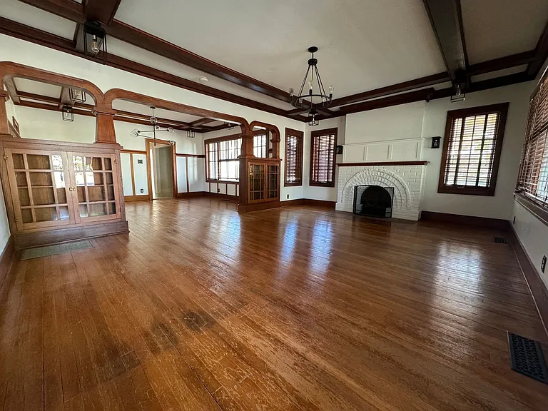 1523 W Broadway Ave — Photo 5