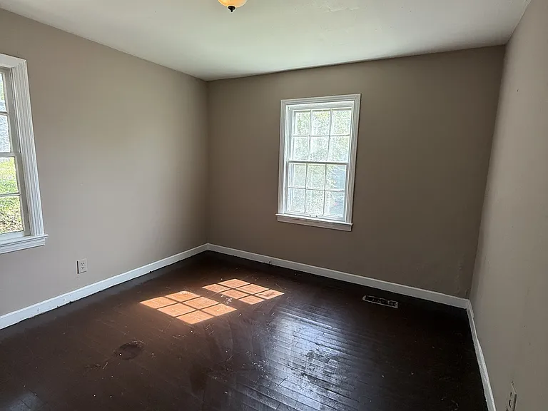 4716 Court M — Photo 8