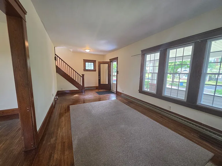 446 Earl Ave — Photo 5