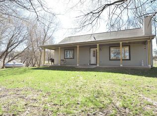 2100 Nora Rd, Cottage Grove, WI 53527