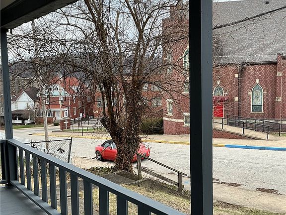 4th image of 216 Ridge Ave