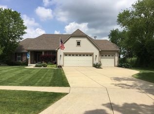 510 Stoecker Farm Ave, Mukwonago, WI 53149