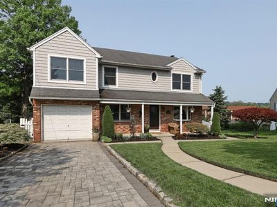 14 Swan Ct, East Rutherford, NJ, 07073