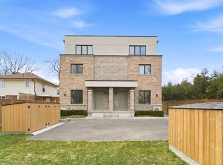 54 Touraine Ave #3, Toronto, ON M3H1R2
