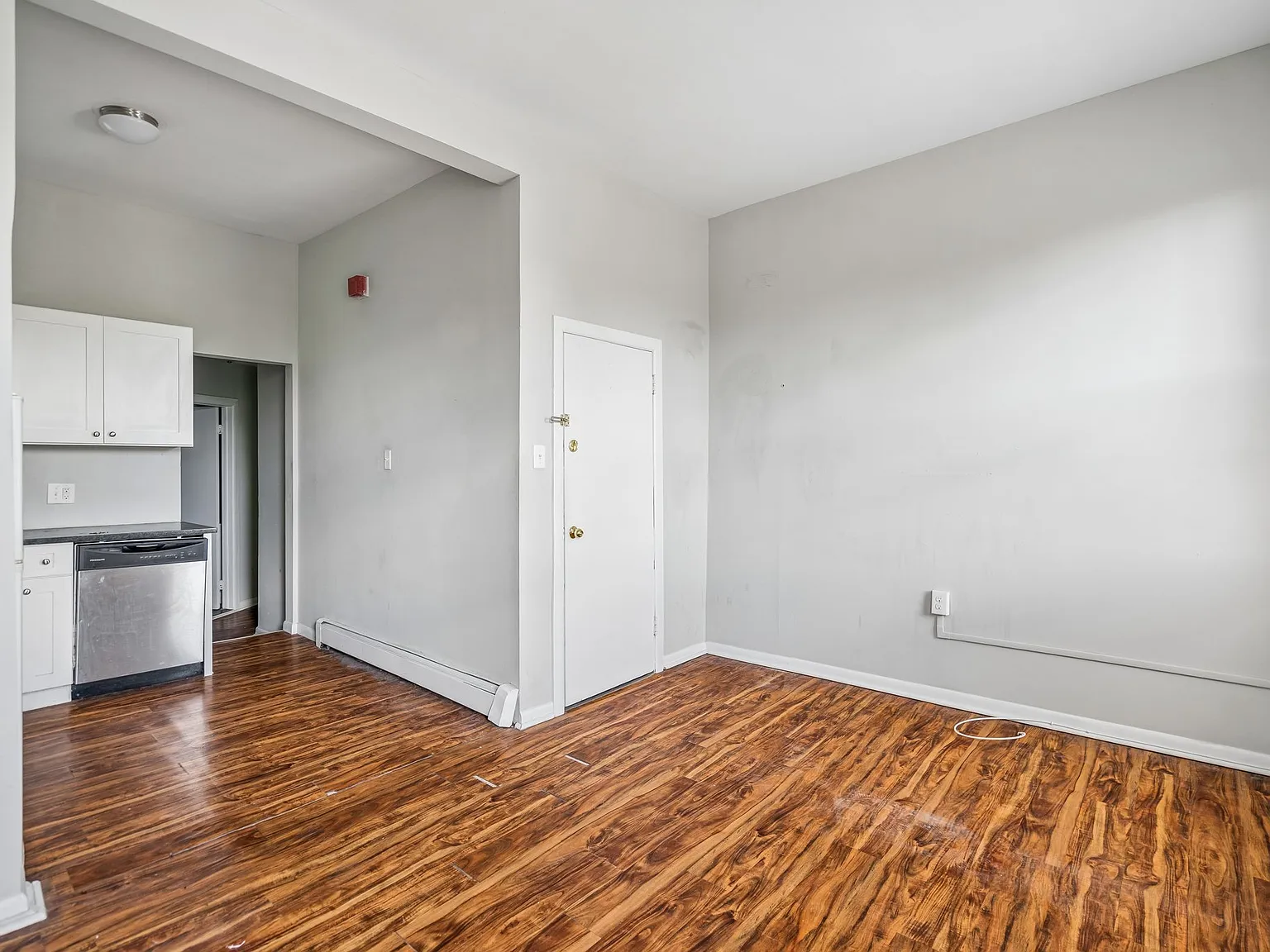 1 bed, 550 sqft, $1,050 — Photo 3