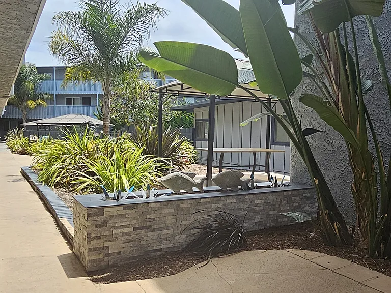 Torrance Terrace — Photo 5