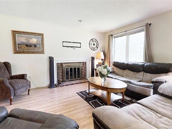 5th image of 4 Willowood Lane #4