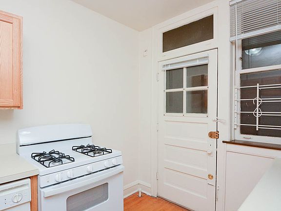 5th image of 4301 N Francisco Ave #1