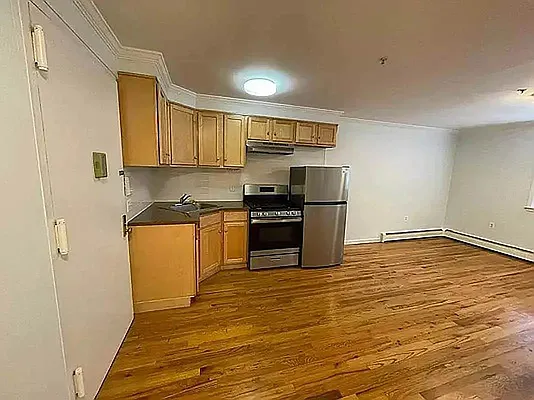 Rented by Metropolis International Realty Inc. | media 10