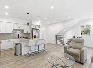 13822 Oxnard St #1/2, Van Nuys, CA 91401