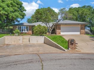 6 Easy St, Clinton, OK 73601