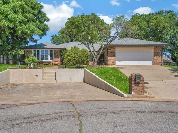 6 Easy St, Clinton, OK 73601