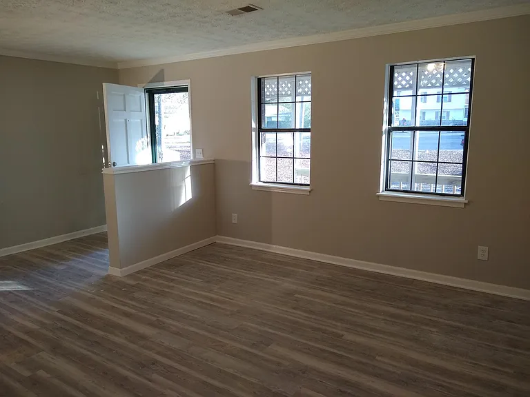 2525 Lake Ct — Photo 10