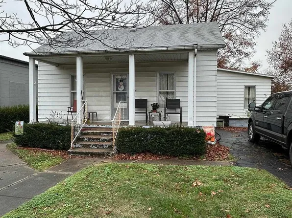 105 N Hickory St, Du Quoin, IL 62832