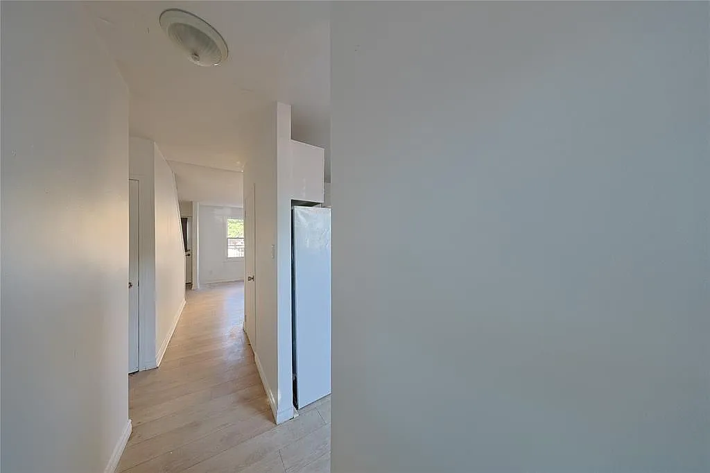 2 bed, 1.5 bath, $1,800 — Photo 4