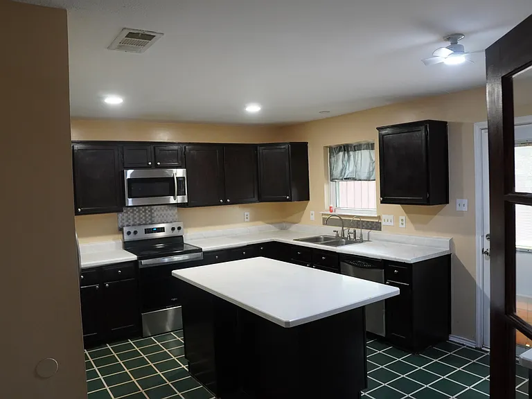 2210 Crystal Creek Ln — Photo 19