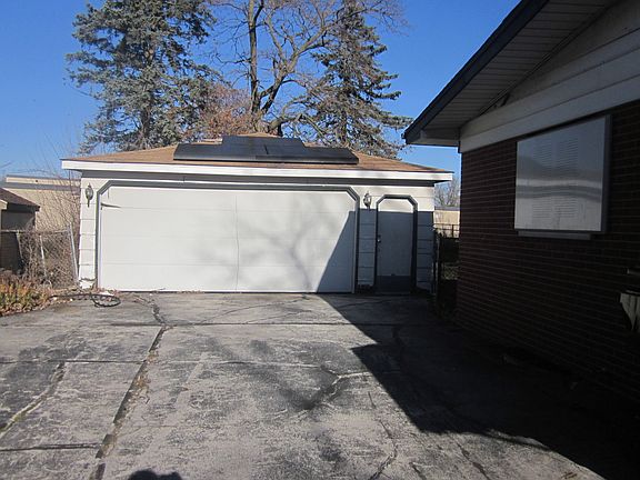 2nd image of 417 W Holly Ct