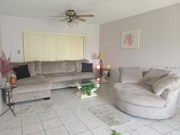 4th image of 1129 Persimmon Dr