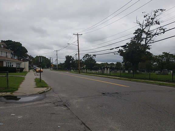 5th image of 26 Waverly Ave