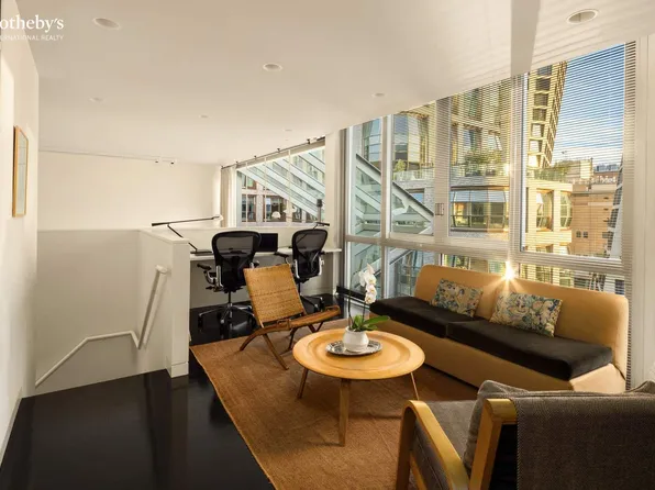 524 West 19th Street image 17 of 29