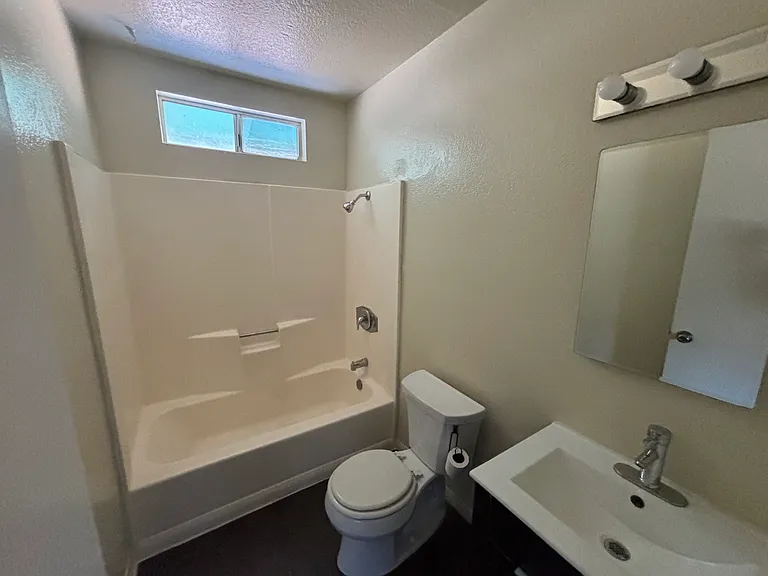 433 Maltby Blvd — Photo 8