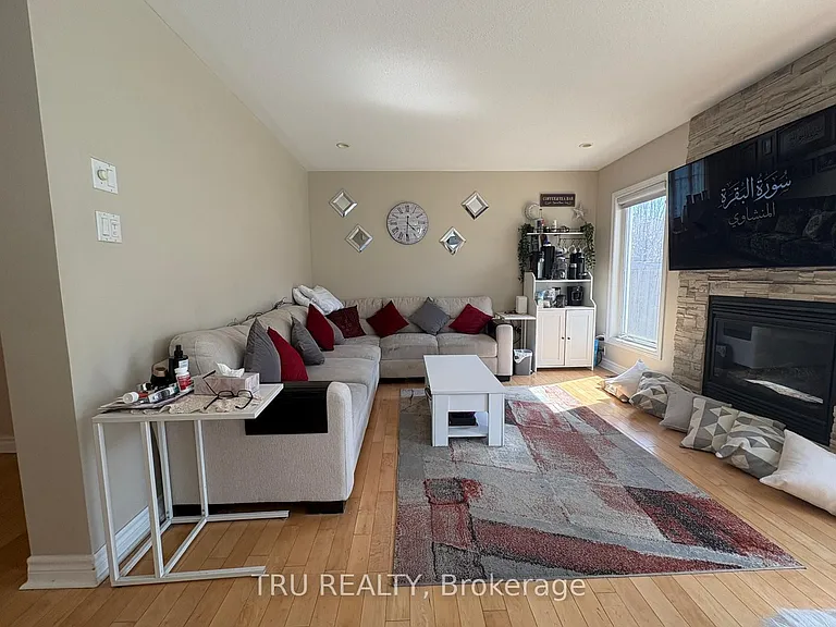 684 Beatrice Dr — Photo 15