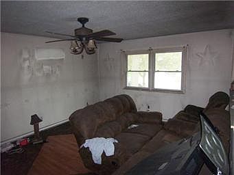 3rd image of 406 W Piankishaw St