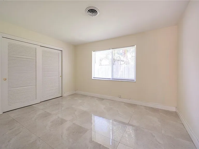 5200 NE 15th Ave — Photo 20