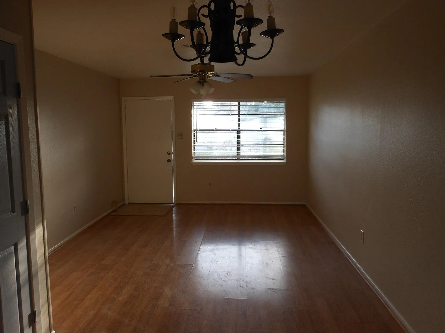 2 bed, 875 sqft, $1,275 — Photo 3