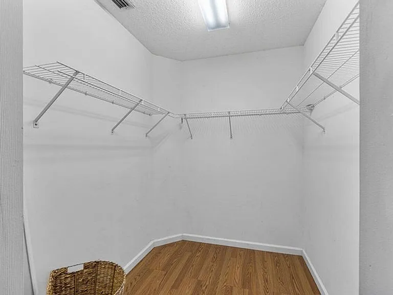 55 N Lakeshore Dr — Photo 16