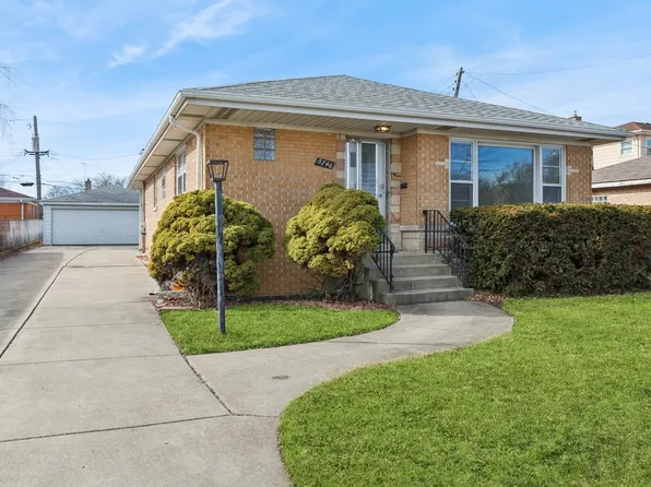 8746 N Ozark Ave, Niles, IL 60714